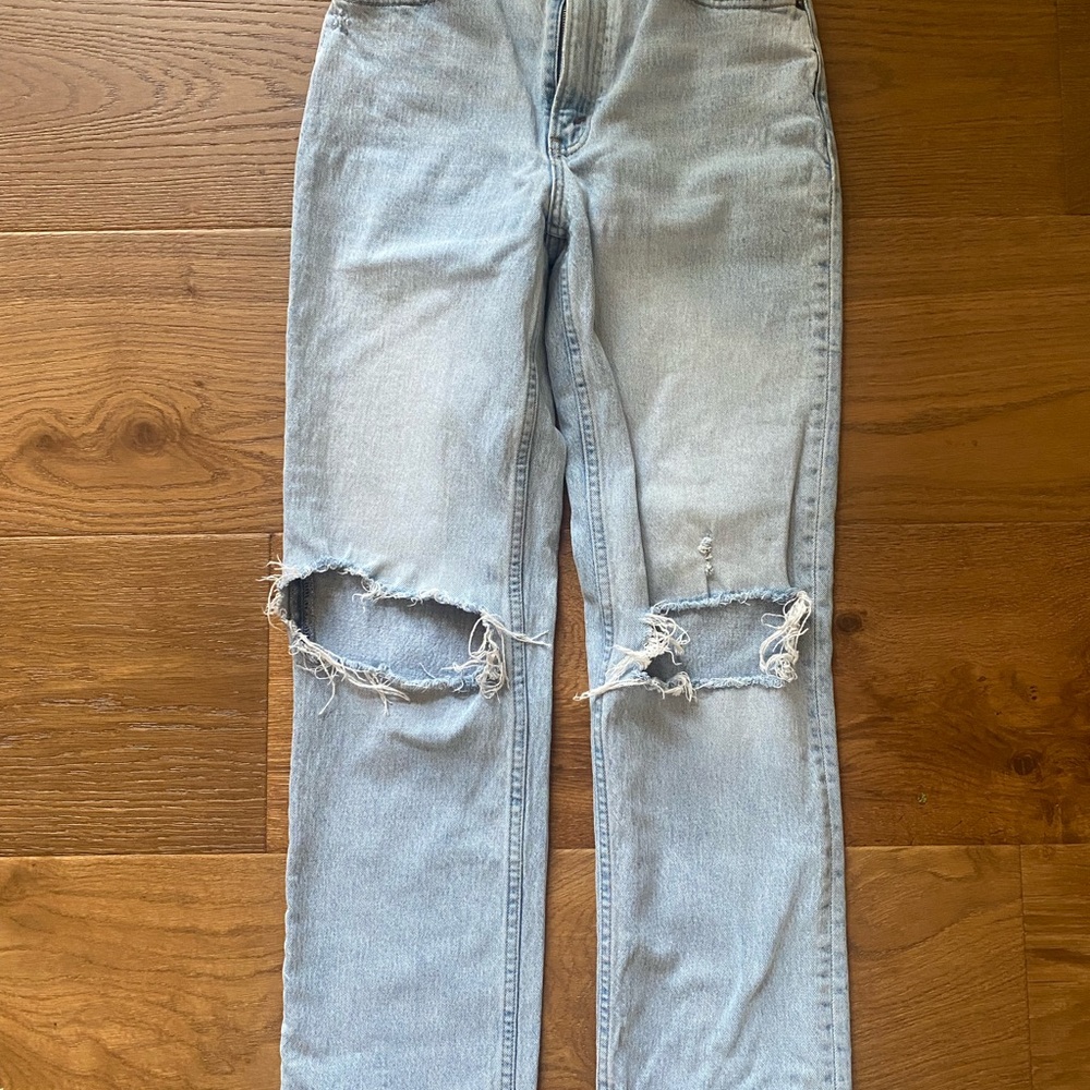 Abercrombie and Fitch -The 90’s straight Ultra High Rise Jeans